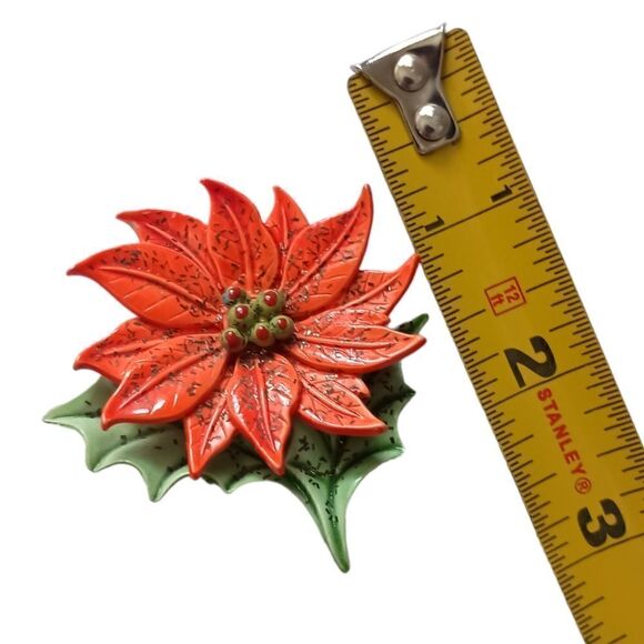 Vintage Poinsettia Brooch Pin Celluloid Plastic Christmas MCM Holiday Winter Red - Picture 2 of 14